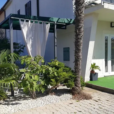 Beachfront Palma Apartman